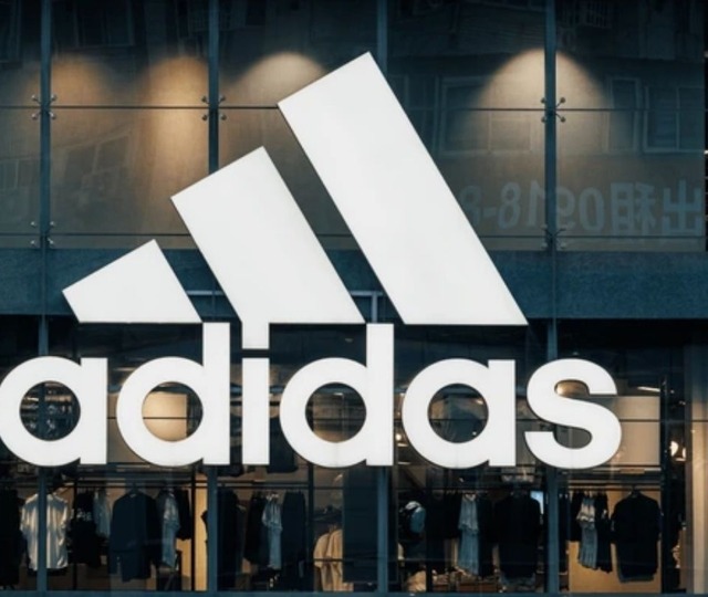 Türkiye'den Adidas'a dudak uçuklatan ceza: Tam 400 milyon TL'yi aşan şok yaptırım!