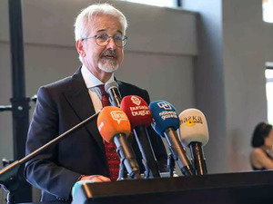 "R&uuml;şvet soruşturması" Eski belediye başkanı dahil &ccedil;ok sayıda tutuklama