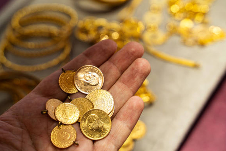 Altında rekorlar peş peşe geliyor! Gram altın 5 bin 900 TL'yi aştı... Son 5 yılın en güçlü haftası
