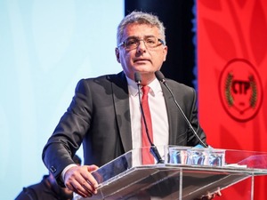 Kuzey Kıbrıs&rsquo;ta sandıktan değişim &ccedil;ıktı: Tufan Erh&uuml;rman yeni cumhurbaşkanı