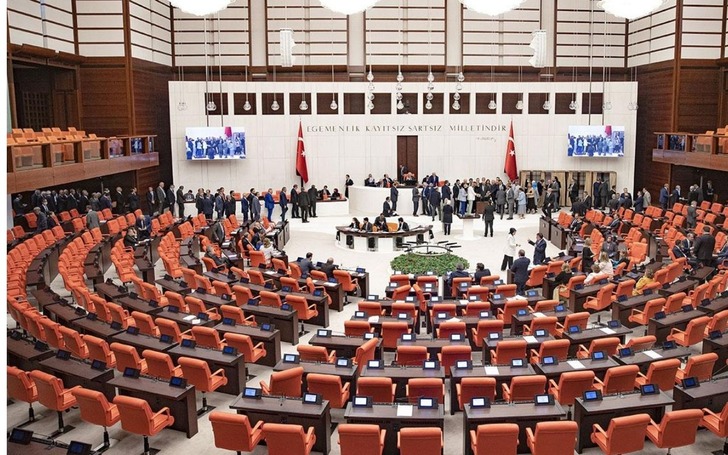 Lübnan tezkeresi Meclis'ten geçti