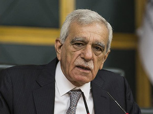 Ahmet T&uuml;rk, kayyuma gerek&ccedil;e olan davadan beraat etti