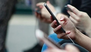 Sosyal medyada yaş sınırı düzenlemesi bir ülkede daha yürürlüğe girdi