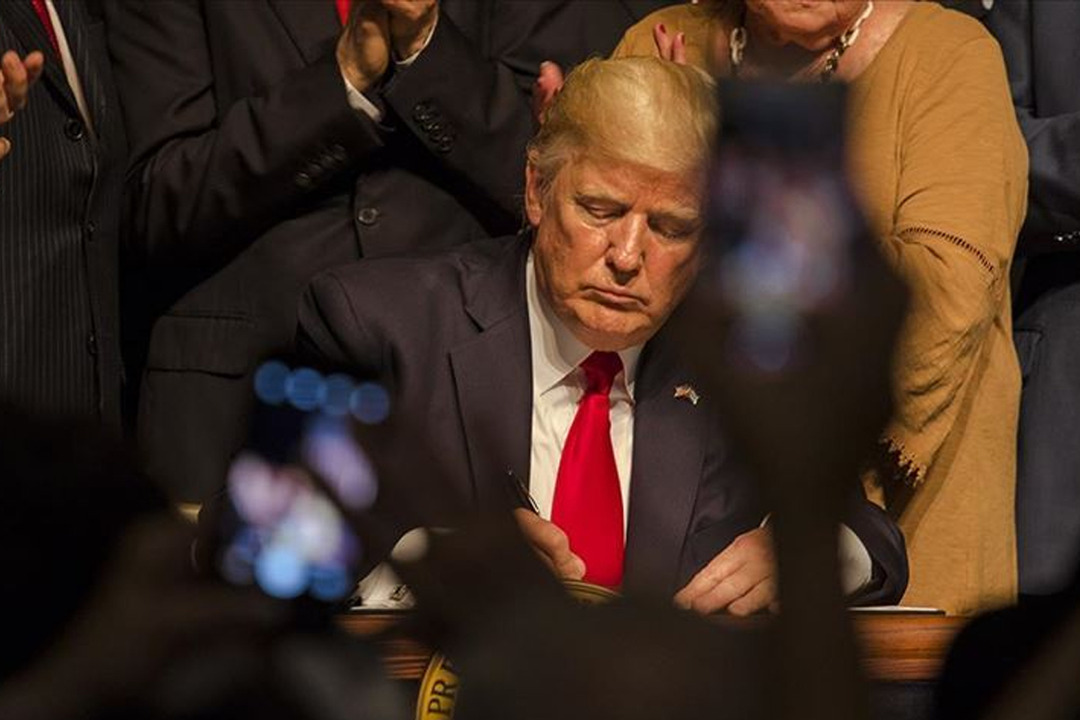 Trump tarifeyi yüzde 10 artıracağını açıkladı! Bu kez Çin değil