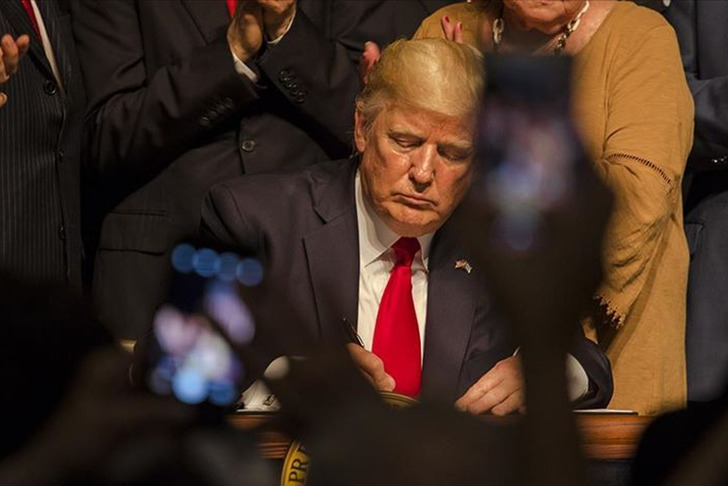 Trump tarifeyi yüzde 10 artıracağını açıkladı! Bu kez Çin değil