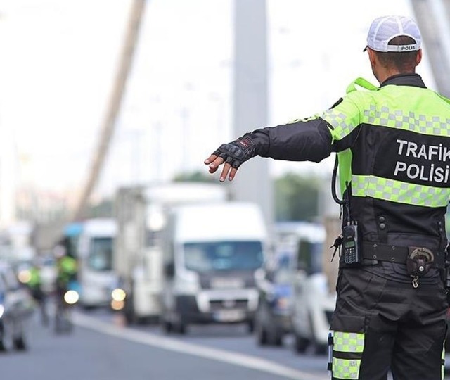 Trafik cezalarında tarihi zam düzenlemesi askıya alındı