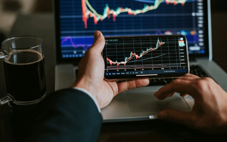 Döviz yatırımı ile hisse yatırımı arasındaki farklar