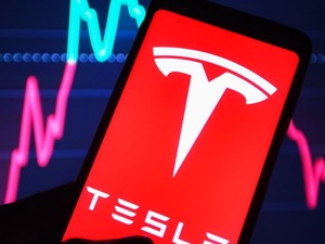 Tesla Hissesi Neden Bu Kadar Pop&uuml;ler? Elektrikli Ara&ccedil; Ekosisteminin En G&uuml;&ccedil;l&uuml; Oyuncusuna Derin Bir Analiz