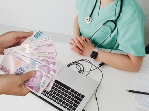 SGK&rsquo;dan &ccedil;alışanlara kritik uyarı: Doktoru dinlemeyene &ouml;denek kesintisi geliyor!