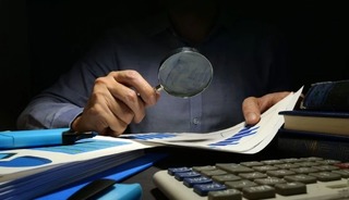 SPK'dan sert tedbir: Çok sayıda kişiye 2 yıl işlem yasağı!