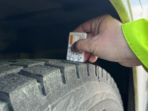 S&uuml;r&uuml;c&uuml;ler dikkat! Zorunlu kış lastiği uygulaması erken başlıyor