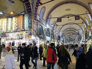 Kapalı&ccedil;arşı'ya yeni operasyon! 76 kişi g&ouml;zaltına alındı