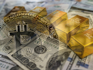 &Uuml;nl&uuml; ekonomistten dolar i&ccedil;in "Daha da d&uuml;şecek" &ccedil;ıkışı! Altın ve Bitcoin'i işaret etti