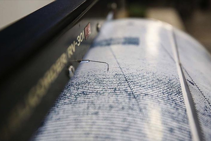 Balıkesir beşik gibi! Sabah saatlerinde peş peşe sallandı