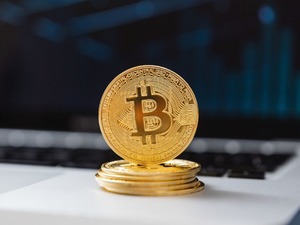 Bitcoin Trump desteğine rağmen d&uuml;ş&uuml;yor! 6 ayın en d&uuml;ş&uuml;k seviyesine yaklaştı
