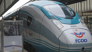 Bakan Uraloğlu duyurdu! Öğretmenlere tren biletlerinde yüzde 50 indirim