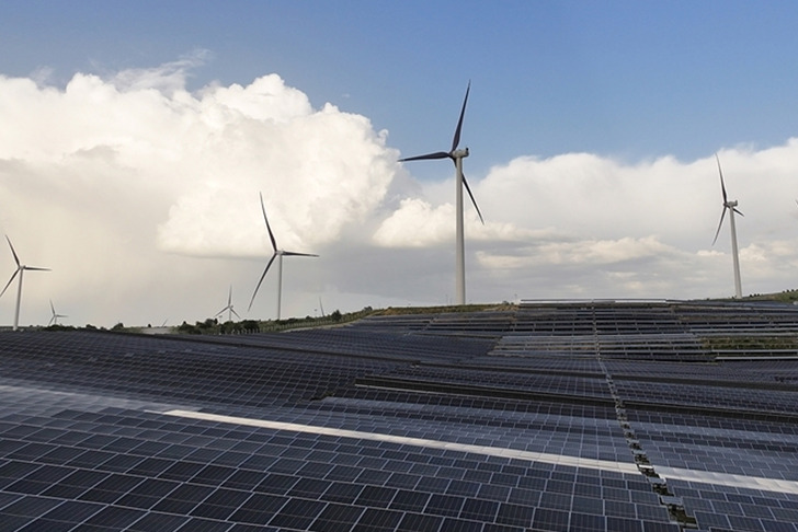 Küresel yenilenebilir enerji yatırımları 2024'te 807 milyar dolara ulaştı