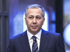 Bakan Yerlikaya duyurdu! Polislere zorunlu 2. şark g&ouml;revi kaldırıldı