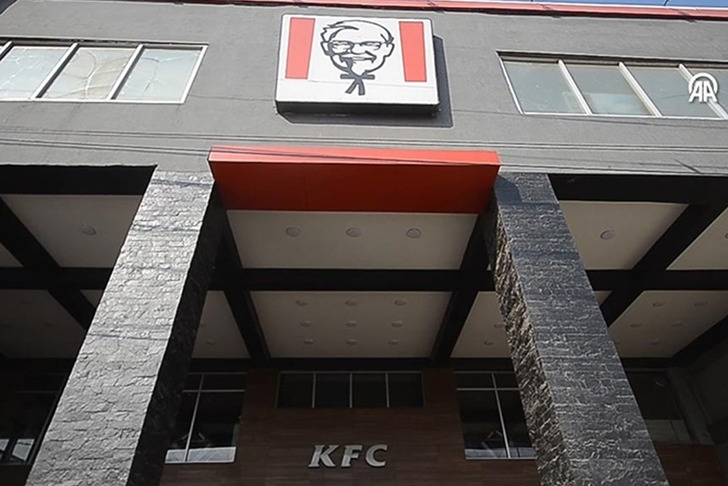 Türkiye'den çekilmişti! Ünlü fast food zinciri resmen geri döndü