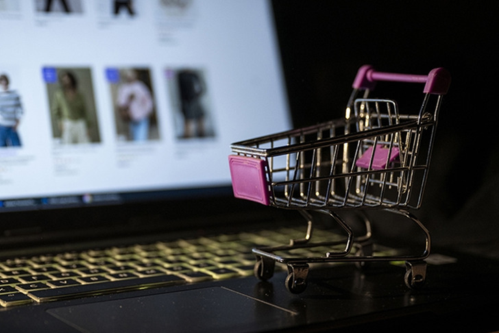 Türkiye'de e-ticarete kişi başı 276,7 dolar harcandı
