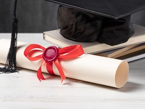 60 yaş &uuml;st&uuml; vatandaşlara &uuml;niversite m&uuml;jdesi: Online hak tanındı!