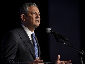 &Ouml;zg&uuml;r &Ouml;zel&rsquo;den Mansur Yavaş &ccedil;ıkışı: &ldquo;K&ouml;t&uuml; niyetli siyasi hamle&rdquo;