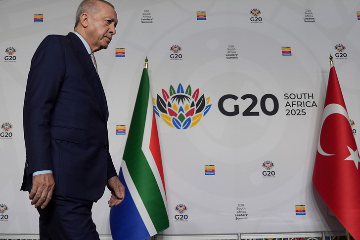 Cumhurbaşkanı Erdoğan Güney Afrika'dan dönüş için yola çıktı