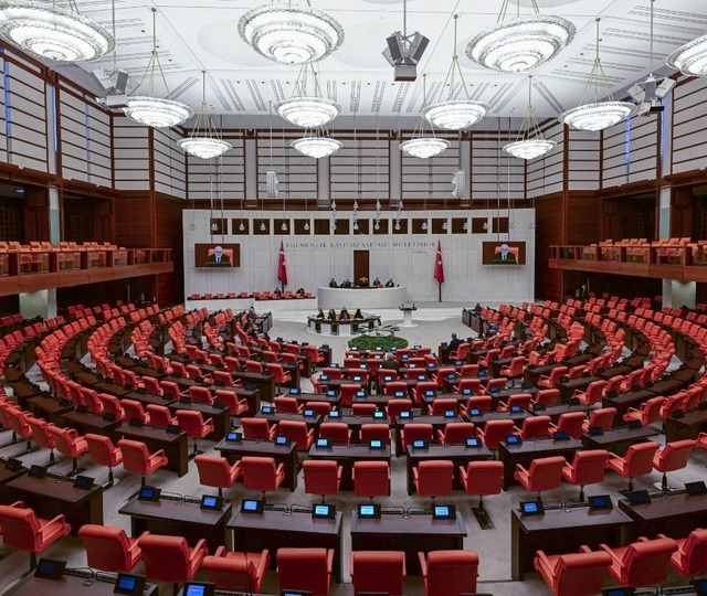 Sosyal tesis satışı Meclis gündeminde tartışma yarattı