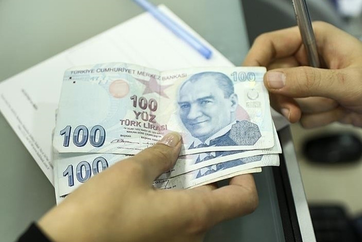 Milyonlarca çalışan merakla bekliyor! İngiliz bankadan asgari ücret için yüzde 20 artış tahmini