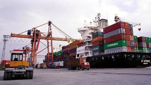 Dış ticaret açığı artışta: İthalat ihracattan hızlı büyüyor!