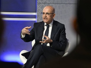 Bakan Şimşek Londra&rsquo;da duyurdu: Kamu harcamaları kısıldı, reform yılı geliyor