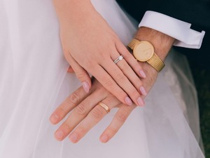 D&uuml;ğ&uuml;n yapacaklar yandı! Altın tarihi rekoru neden kırdı? Y&uuml;kseliş devam edecek mi?