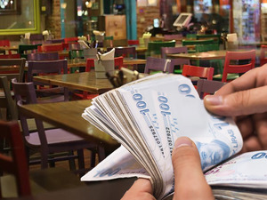 Yalnızca su i&ccedil;seniz bile bu &uuml;creti talep ediyorlardı! Bakanlık harekete ge&ccedil;ti: 'Servis &uuml;creti' kalkıyor mu?