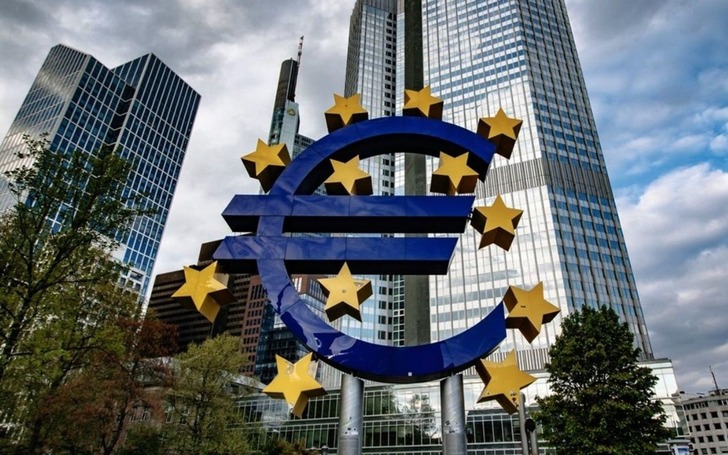 Euro Bölgesi'nde bileşik PMI 30 ayın en yüksek seviyesine çıktı