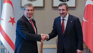 Cumhurbaşkanı Yardımcısı Yılmaz, KKTC Başbakanı Üstel ile görüştü