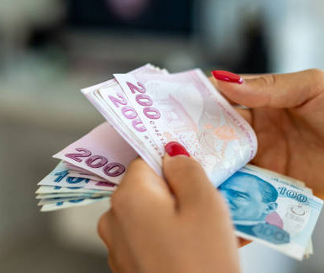 Kredi ve kart borçları kontrolden çıktı! 1 milyon 810 bin kişi takibe düştü