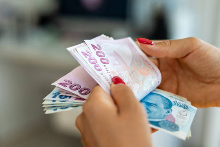 Kredi ve kart borçları kontrolden çıktı! Yılın ilk 10 ayında 1 milyon 810 bin kişi takibe düştü