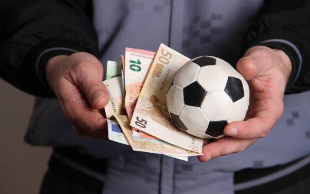 "Futbolda bahis" soruşturmasında g&ouml;zaltına alınan 37 ş&uuml;pheli adliyede