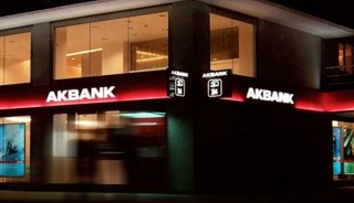 Akbank, 1,5 Milyar TL’ye yakın takipteki kredi alacağını sattı