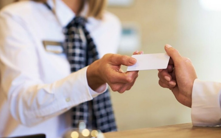 Otellerde o d&ouml;nem bitti: KVKK'dan tarihi karar!