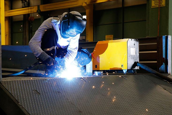 Yıllık artış son 8 ayın en düşüğünde! Sanayi üretiminde daralma sürüyor