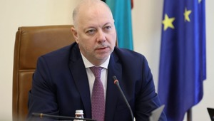 Komşuda vergi artışları Başbakan'ın istifasıyla sonuçlandı