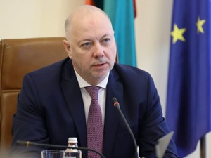 Komşuda vergi artışları Başbakan'ın istifasıyla sonuçlandı