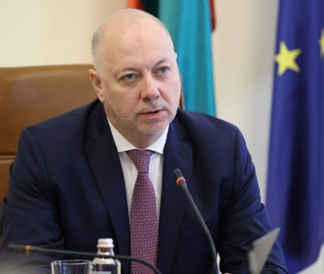 Komşuda vergi artışları Başbakan'ın istifasıyla sonuçlandı