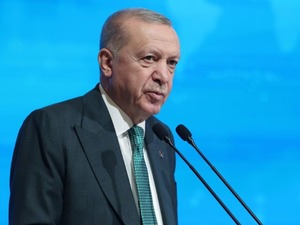 Cumhurbaşkanı Erdoğan, T&uuml;rkmenistan Devlet Başkanı Berdimuhamedov ile g&ouml;r&uuml;şt&uuml;