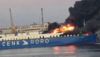 Rusya, Odessa'da demirli Türk yük gemisini vurdu