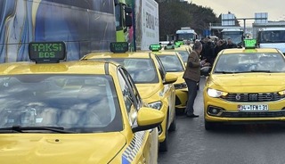 Taksicilerden "dijital korsan" eylemi
