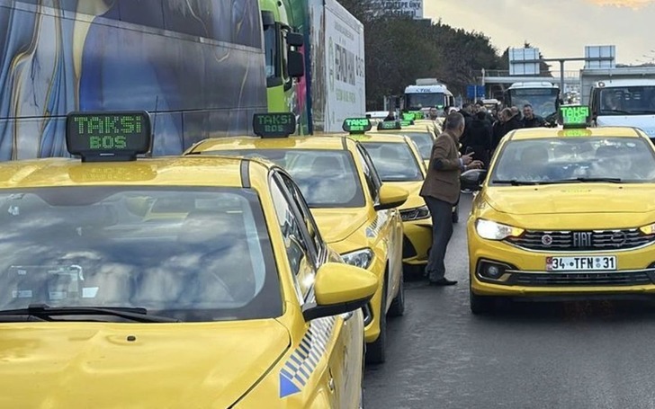 Taksicilerden "dijital korsan" eylemi