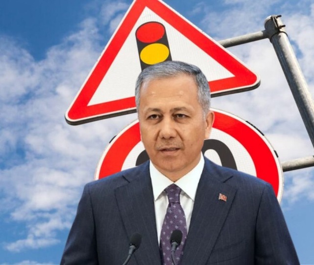 Ali Yerlikaya duyurdu: Trafik cezaları 200 bin TL'ye &ccedil;ıkacak!