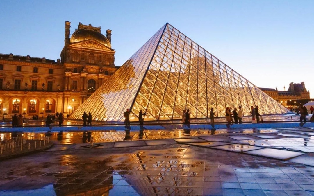 Louvre M&uuml;zesi g&uuml;ndemden d&uuml;şm&uuml;yor: Grev nedeniyle kapalı